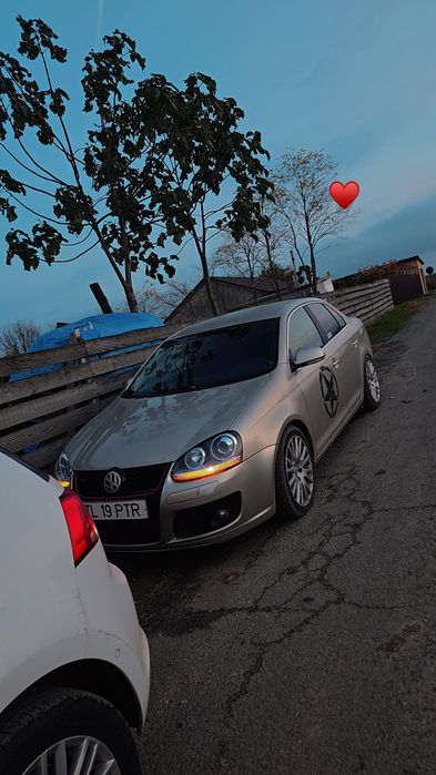 VOLKSWAGEN Jetta 2008