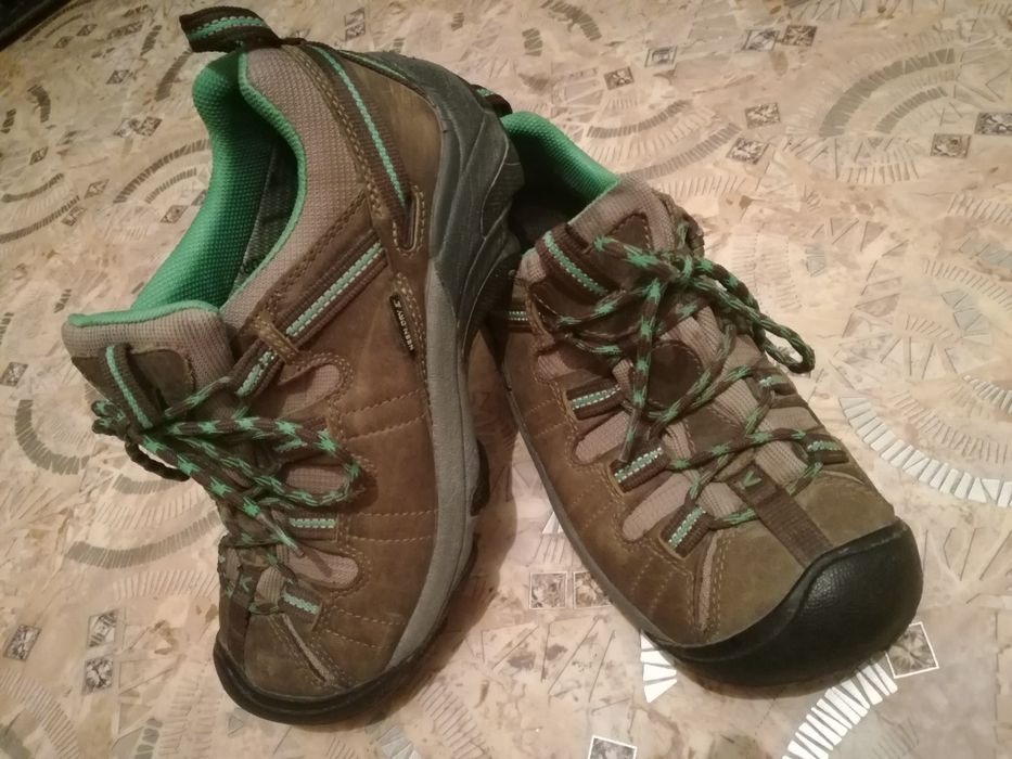 Продам обувь 37/5