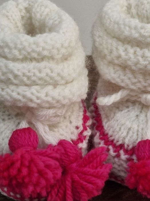 Продам бело-розовые пинеточки ручной работы