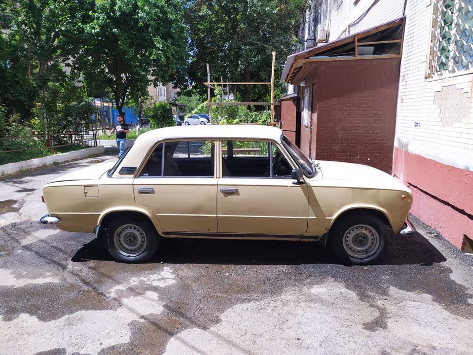 VAZ 21011 1983 — 2