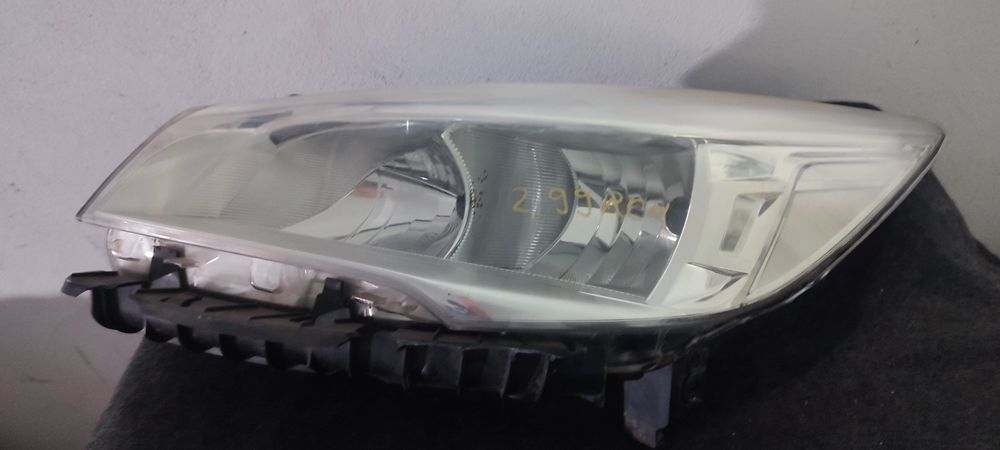 far stanga ford kuga