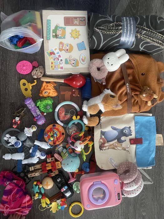 2 пакета игрушек