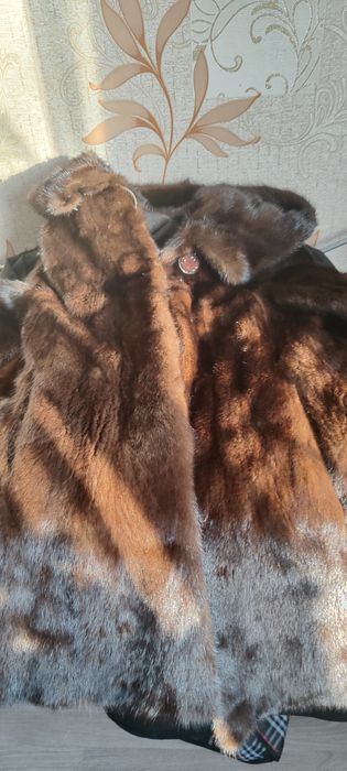Продаётся шуба норковая 46 размер. Одевали 1 раз