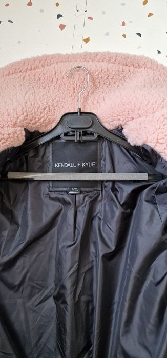 Продам пальто Kendall & Kylie