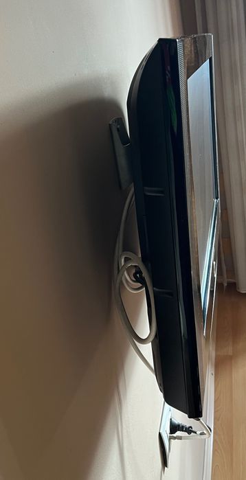 Samsung телевизор HD ready SRS Trussuround - рамка за стена - 240 лв.