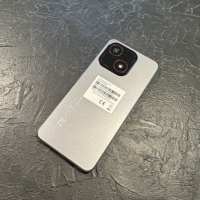 ZTE Blade A35e чисто нов с гаранция, не исползван, става за всички мрежи