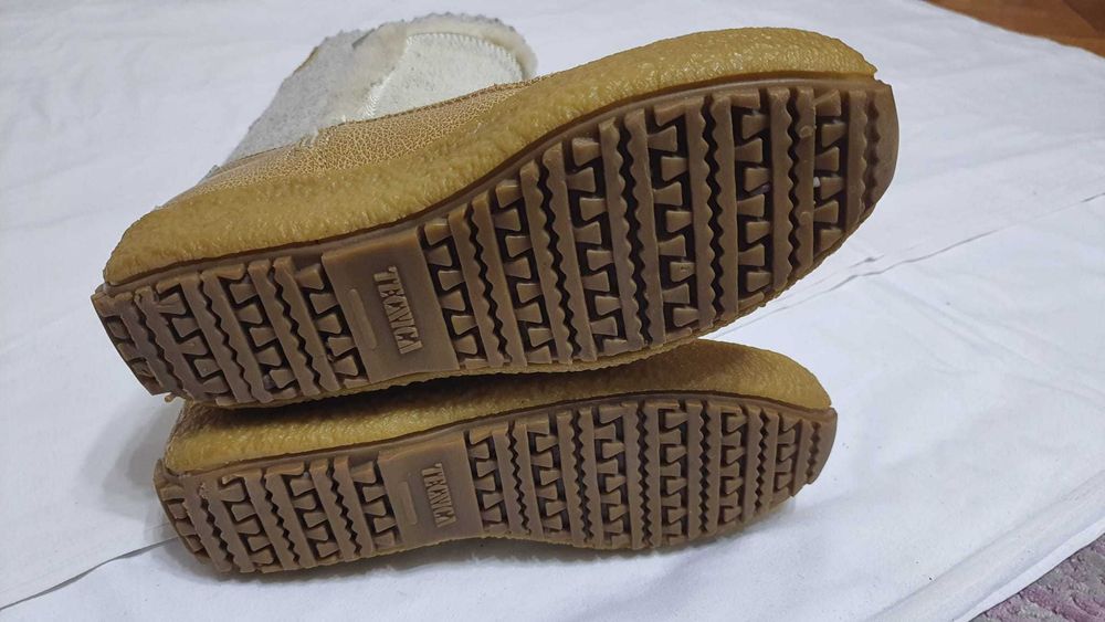 Cizme trendy cu piele foca de la TECNICA marimea 37,5