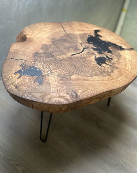 Уникална маса от масив дъб и метал