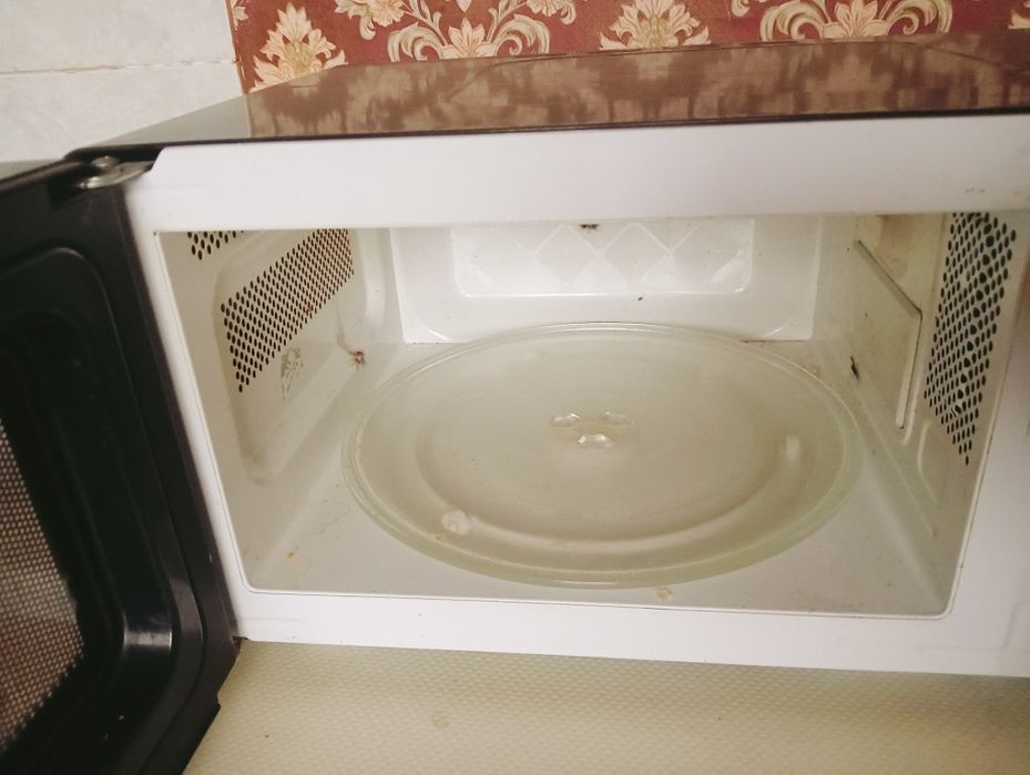 Микроволновка б/у в хорошем состоянии