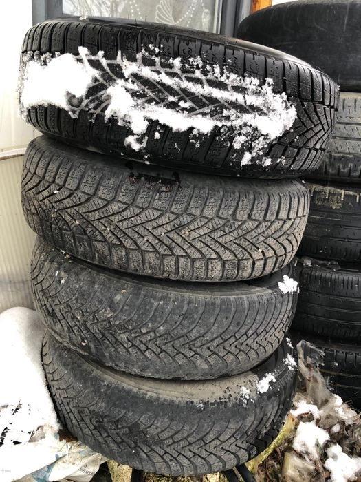 Vând 4 roți: jante aliaj originale BMW e39 cu cauciucuri de iarna