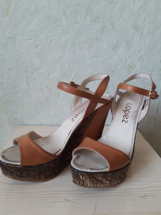 Продам Женскую обувь