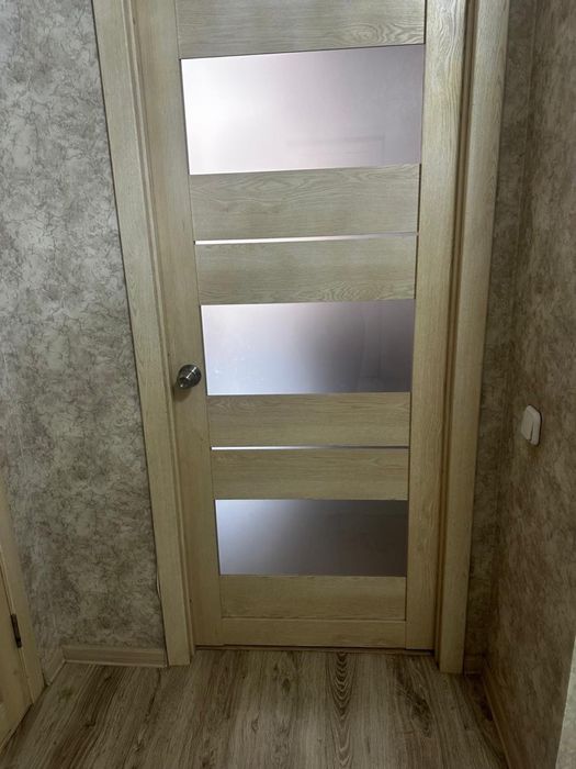 Продам б/у двери