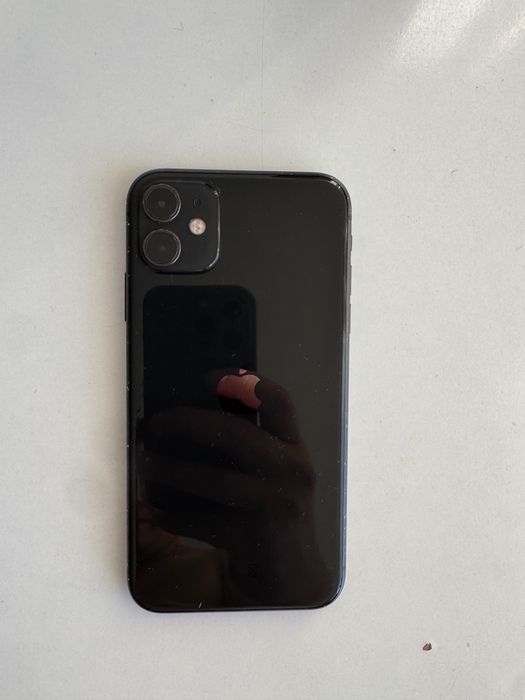 iPhone 11 в хорошем состоянии