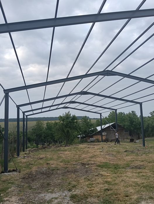 Vând hale si structuri metalice.
Acestea sunt pe diferite dimensiuni i