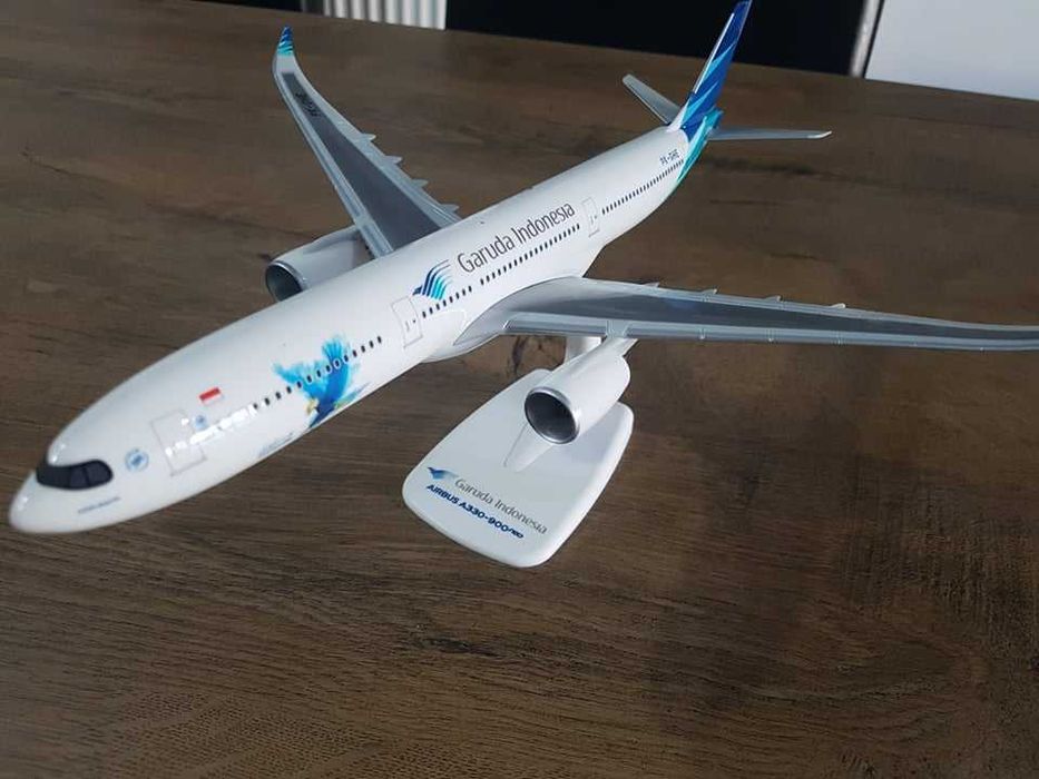 Macheta avion Garuda Indonesia | Decoratie | Perfect pentru cadou
