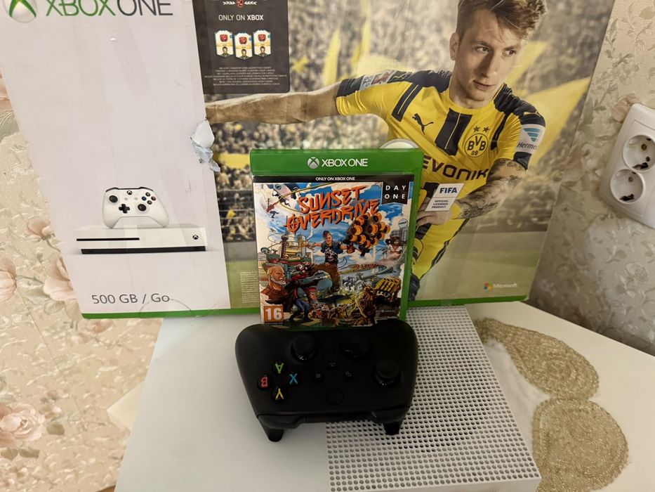 Xbox one s cu maneta si jocuri