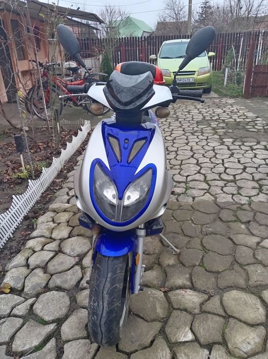 Vând scuter Honda 49cc