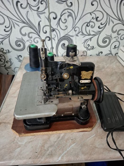 Оверлок китайский в рабочем состояние
