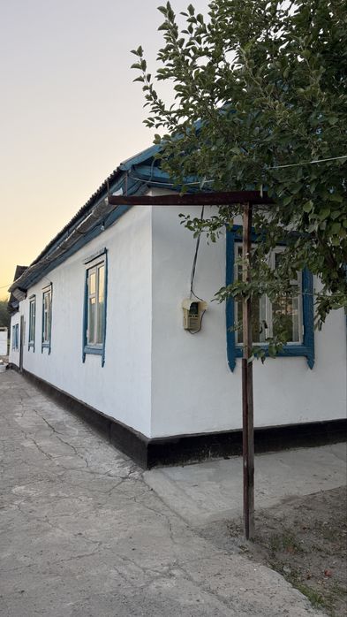 Продается дом  7 комнатный .