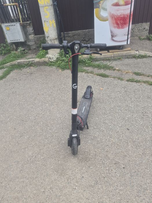 Vând trotineta electrica