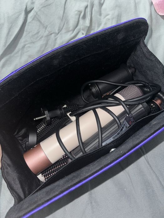 Продаю дайсон оригинал