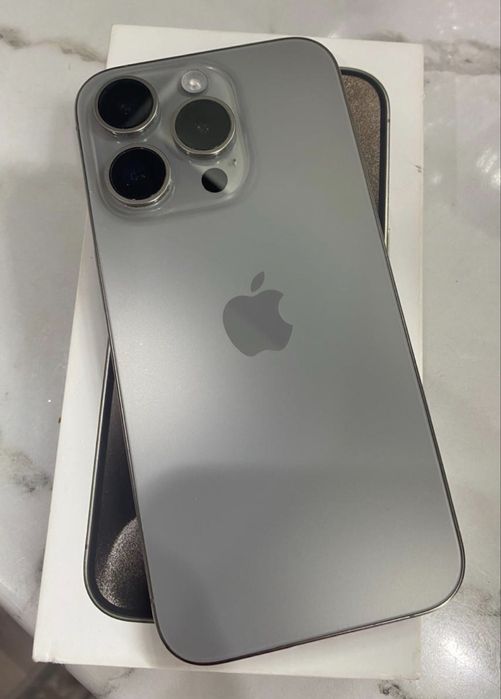 Айфон 15 Про Макс в идиальном состоянии без минуса в ремонте не был