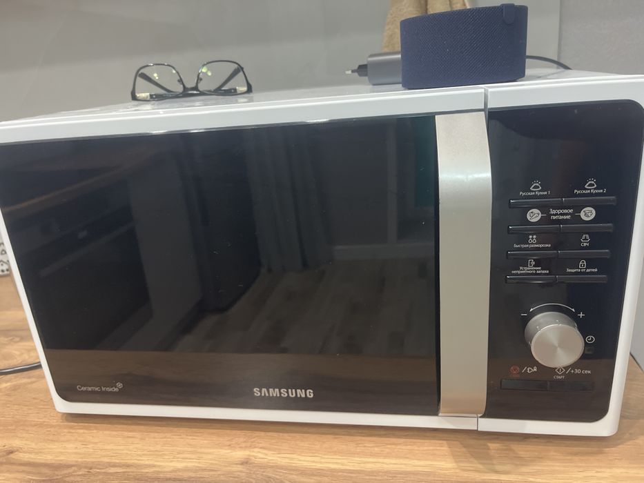 Продам микроволновую печь Samsung