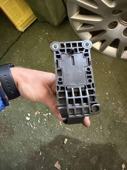 Педал газ за мерцедес вито