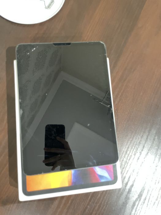 iPad 11pro сотилади