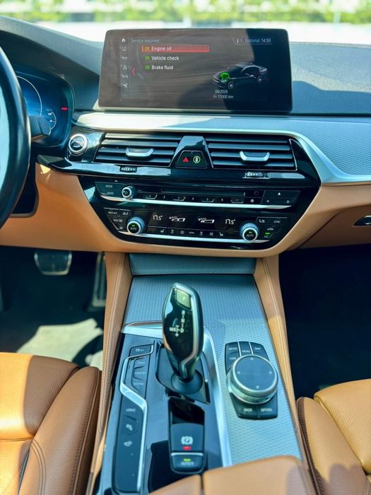 Vand BMW 530e cu pachet M sport 2019