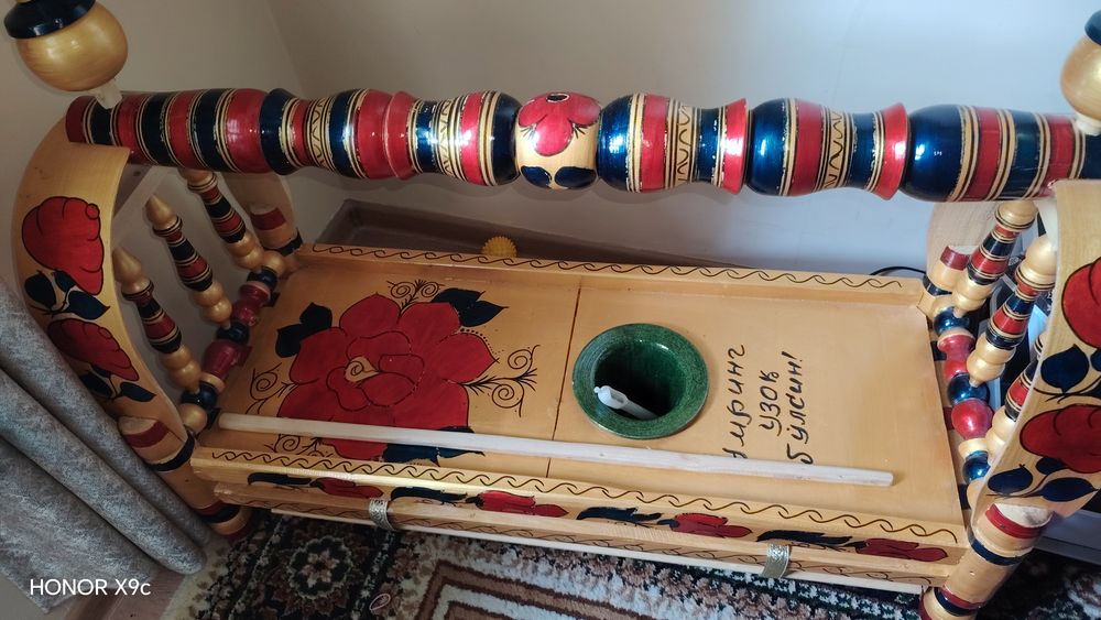 Beshik sotiladi holati ideal sumak va tuvak bor