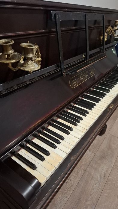 Pianina veche J. B. Frantz