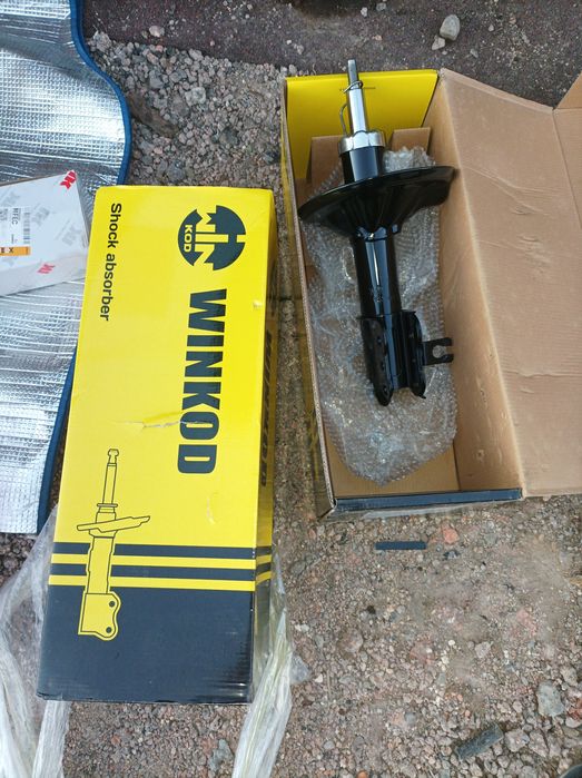 Амортизатор передний Мазда 626