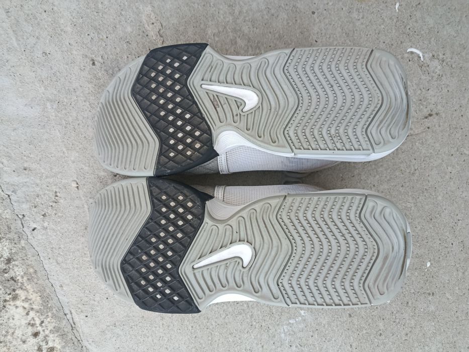 Nike LeBron Witness 8 в бяло и сиво,44 НОМЕР