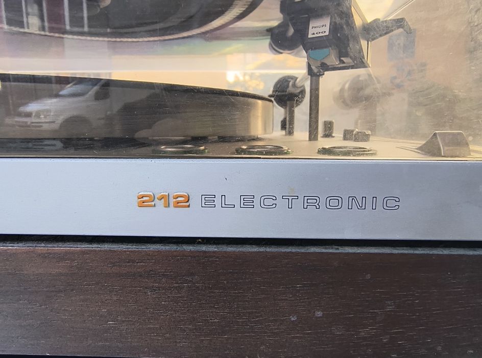 Грамофон и усилвател Philips, ретро