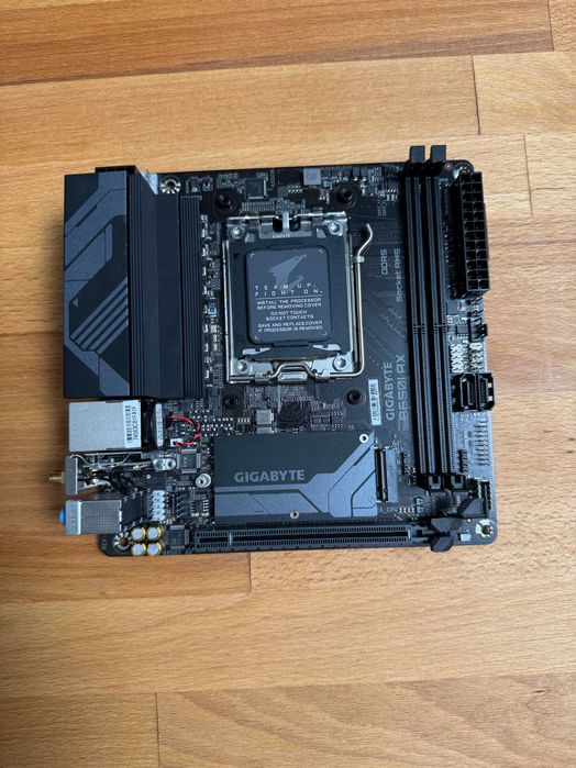 Placa de baza mITX Gigabyte B650I AX AM5