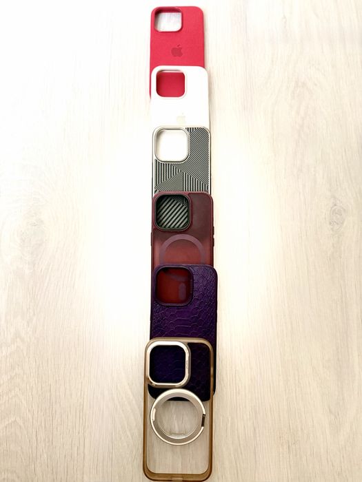 Продам чехлы на айфон 15 про. Не дорого