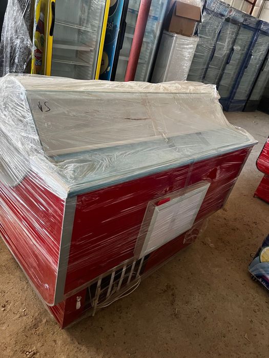 Vitrina frigorifica orizontala pentru mezeluri