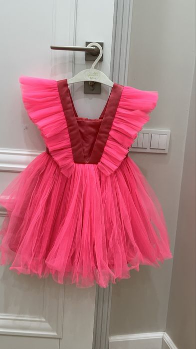 Продаетс нарядное платье