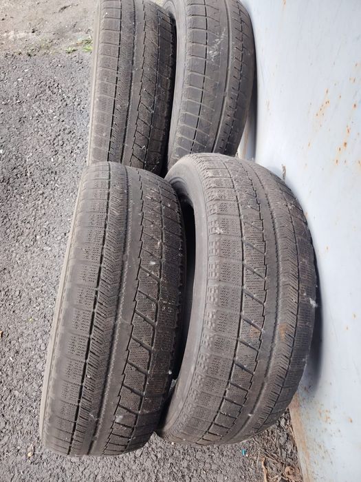 Продам шины  Bridgestone Blizzak 205/60/16
