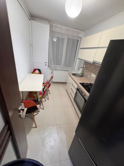 Inchiriez apartament cu 2 camere in centrul Civic