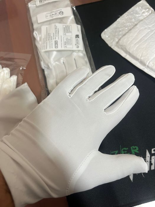 Продаю перчатки белые высокого качества для мероприятий по 30.000