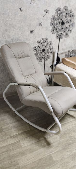 Срочно продам кресло-качалку.