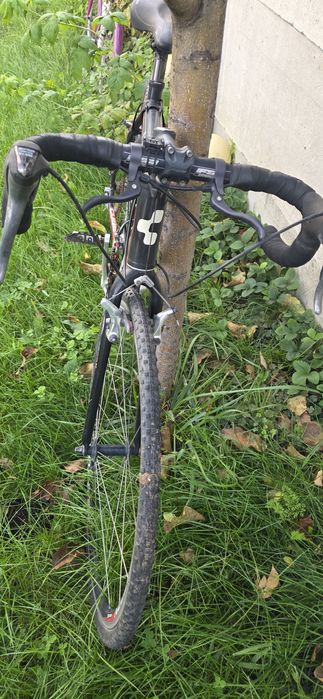 Bicicleta cursiera  CUBE  x race