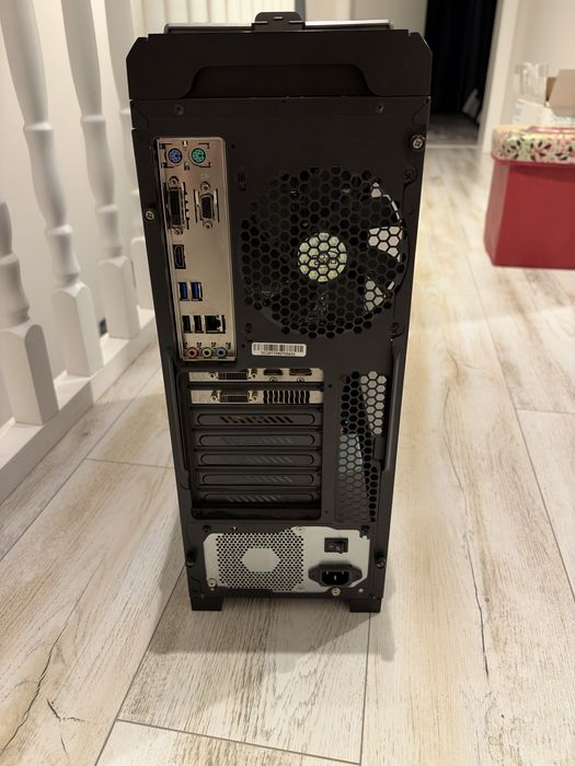 Unitate pc i7 9700e 16gb ddr4 ssd 250gb hdd 500gb gtx 760 2gb gddr5