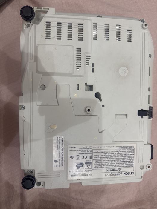 видеопроектор Epson почти  енгиде, хеч мусммо йук 100% оригинал