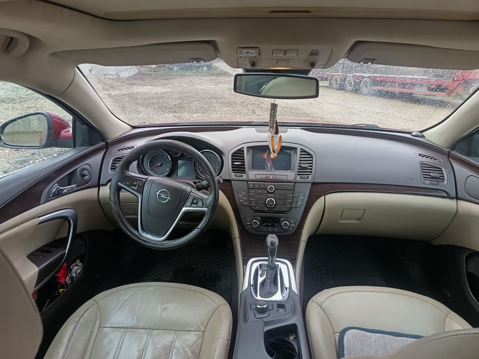 Opel insignia 2l benzina turbo4x4 220cp an 2009