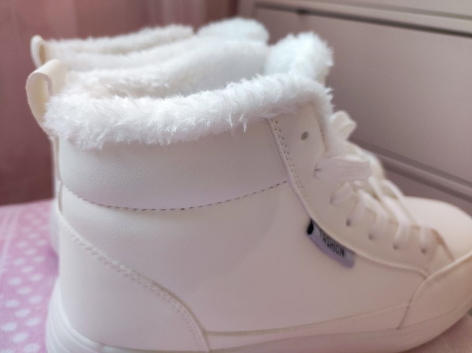 Нови пухкави 39 и40ти номер