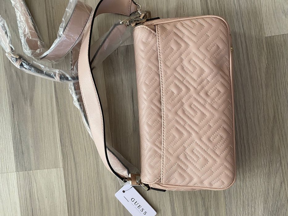 Чанта Guess, чисто нова, оригинална