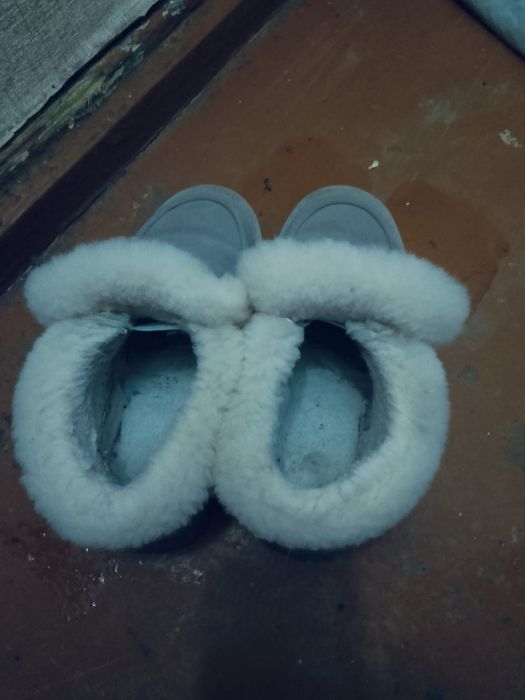 Ботинки угги женские